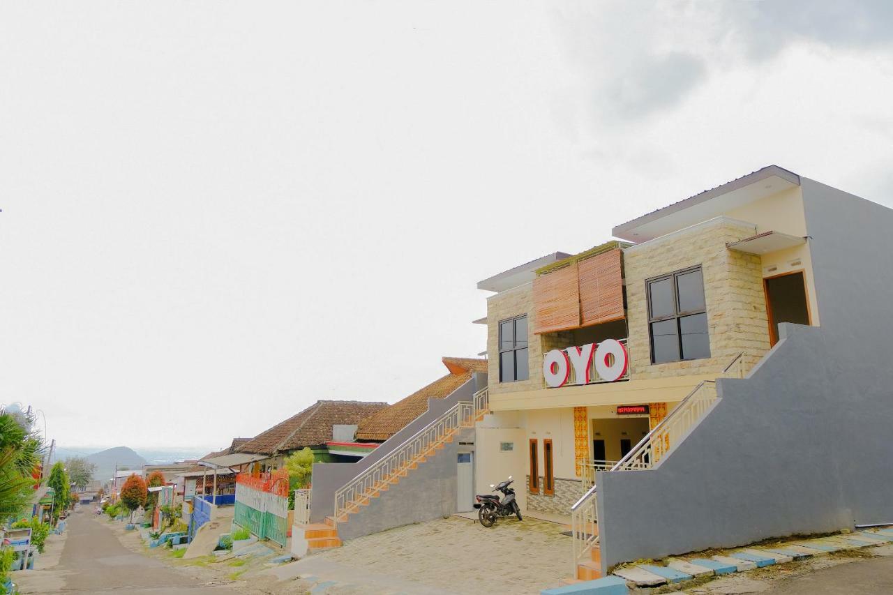 Oyo 605 Queen Homestay Batu  Exteriör bild